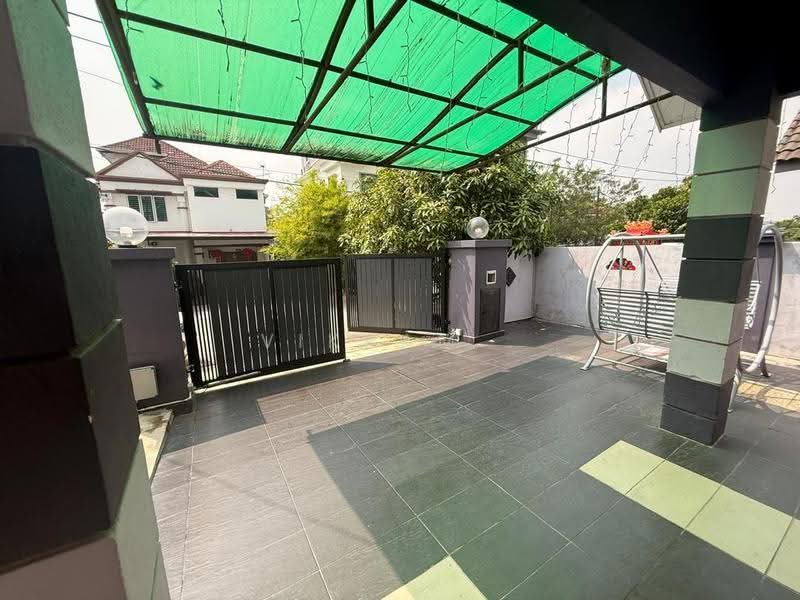 Rumah Teres untuk Disewa di Bandar Country Homes (Rawang) - Vikram . - Exterior - PropertyGuru.com.my