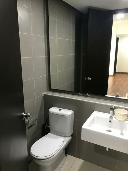 Service Residence for Sale at The Tamarind - Aster Ng - Bathroom - PropertyGuru.com.my