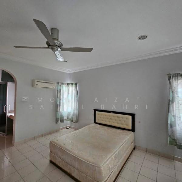 Semi-Detached House for Sale in Saujana Melawati (Melawati) - Mohd Aizat Saiful Bahri - Bedroom - PropertyGuru.com.my