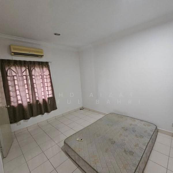 Semi-Detached House for Sale in Saujana Melawati (Melawati) - Mohd Aizat Saiful Bahri - Bedroom - PropertyGuru.com.my