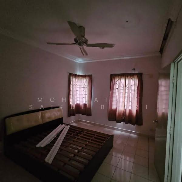 Semi-Detached House for Sale in Saujana Melawati (Melawati) - Mohd Aizat Saiful Bahri - Bedroom - PropertyGuru.com.my