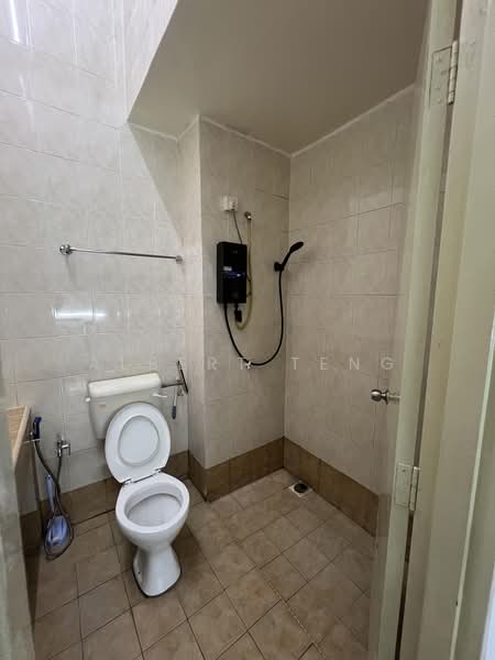 Terraced House for Rent in Taman Bukit Subang (Shah Alam) - Albert Teng - Bathroom - PropertyGuru.com.my