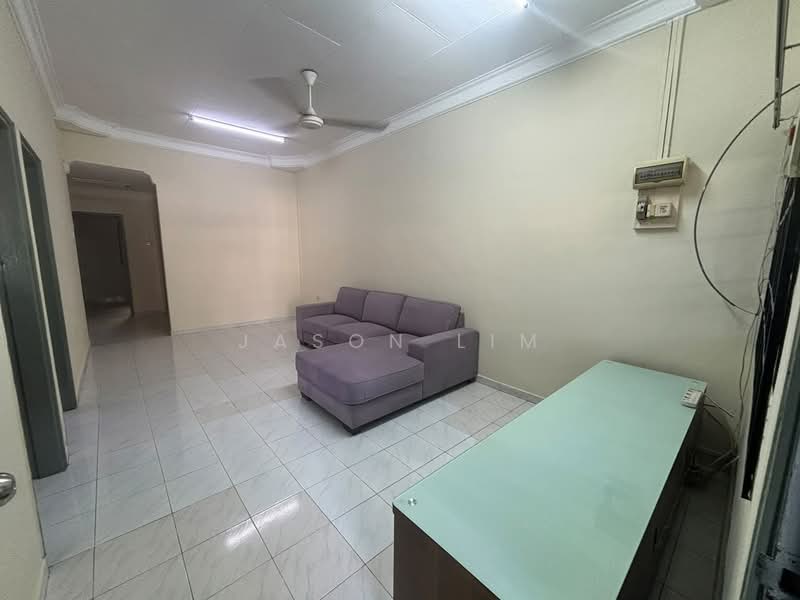 Rumah Teres 1-Tingkat untuk Disewa di Taman Johor Jaya (Johor Bahru) - Jason Lim - Living Room - PropertyGuru.com.my