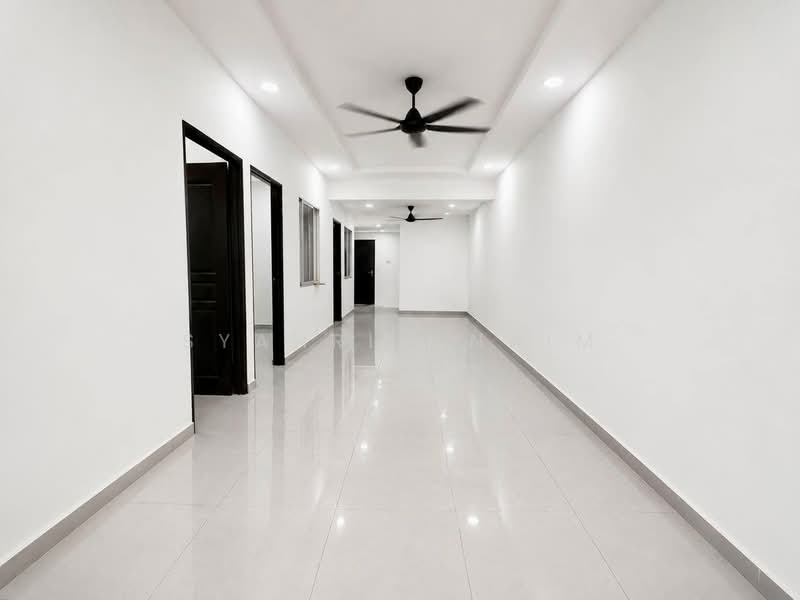 1-storey Terraced House for Sale in Taman Rambai Indah (Jenjarom) - Syahrim Naim - Corridor - PropertyGuru.com.my