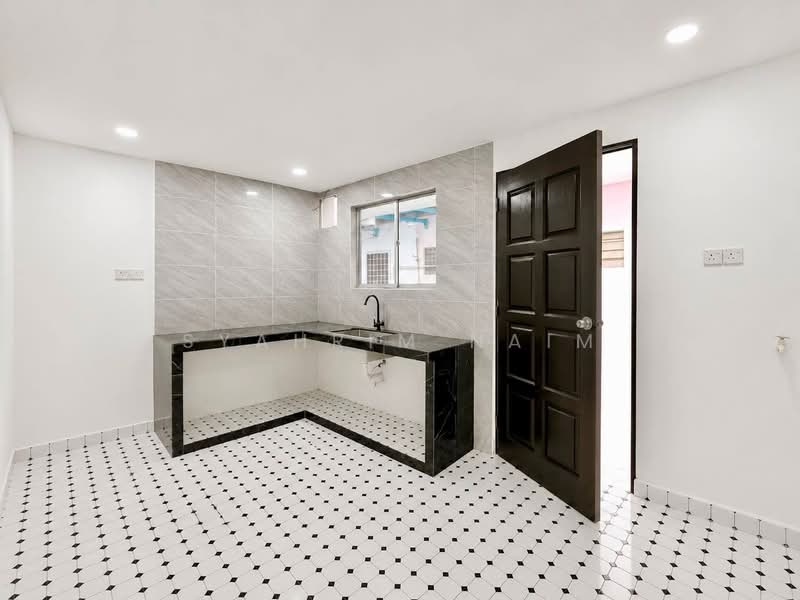 1-storey Terraced House for Sale in Taman Rambai Indah (Jenjarom) - Syahrim Naim - Kitchen - PropertyGuru.com.my