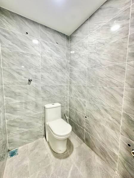 1-storey Terraced House for Sale in Taman Rambai Indah (Jenjarom) - Syahrim Naim - Bathroom - PropertyGuru.com.my