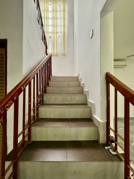 Rumah Teres 2-Tingkat untuk Dijual di Saujana Impian (Kajang) - Zuraidah Dan - Stairs - PropertyGuru.com.my