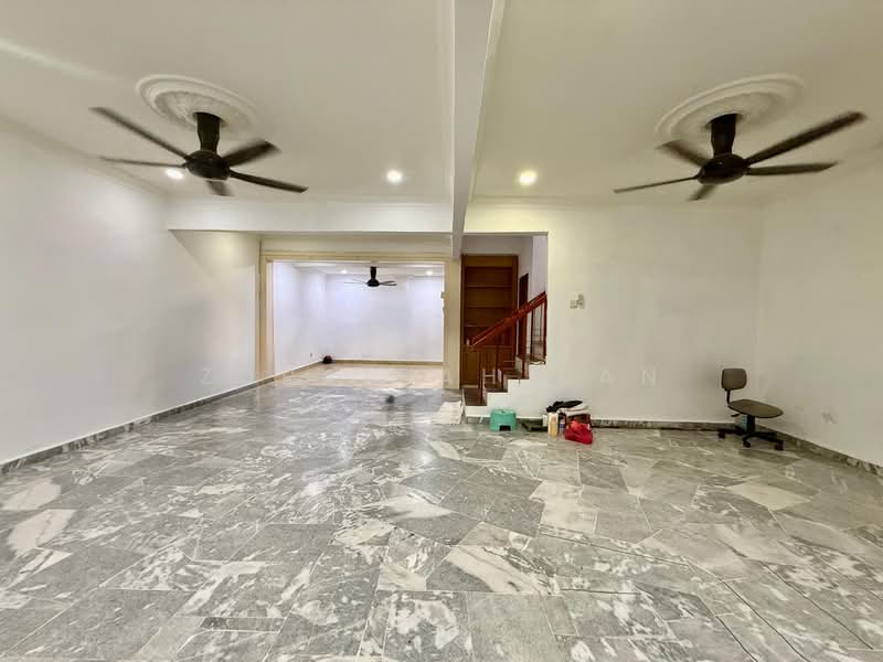 Rumah Teres 2-Tingkat untuk Dijual di Saujana Impian (Kajang) - Zuraidah Dan - Living Room - PropertyGuru.com.my