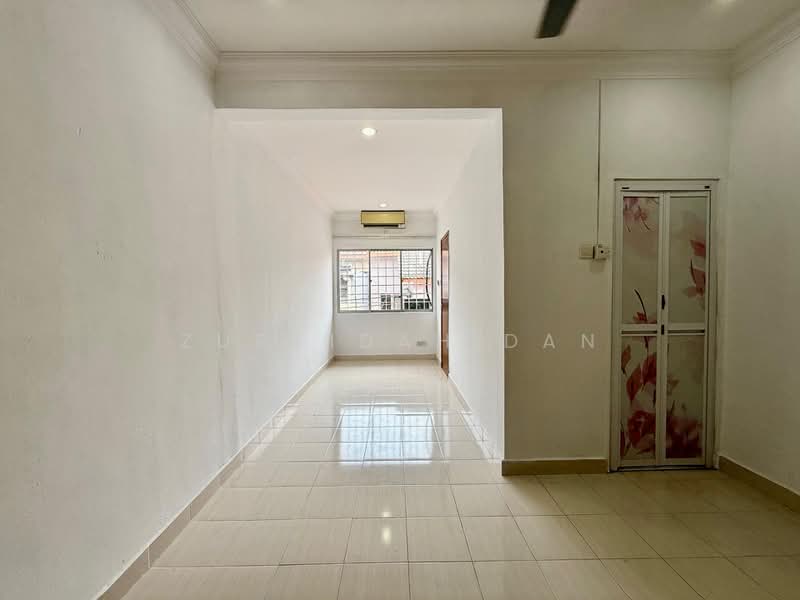 Rumah Teres 2-Tingkat untuk Dijual di Saujana Impian (Kajang) - Zuraidah Dan - Bedroom - PropertyGuru.com.my