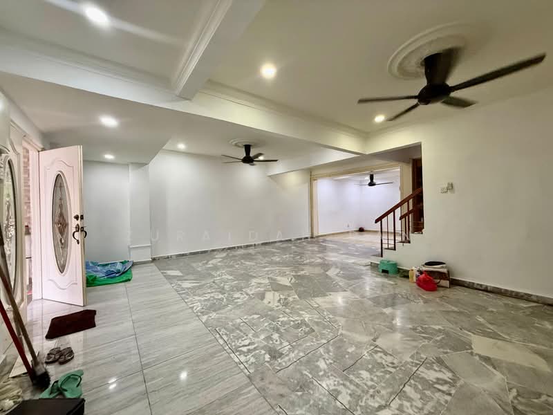 Rumah Teres 2-Tingkat untuk Dijual di Saujana Impian (Kajang) - Zuraidah Dan - Living Room - PropertyGuru.com.my