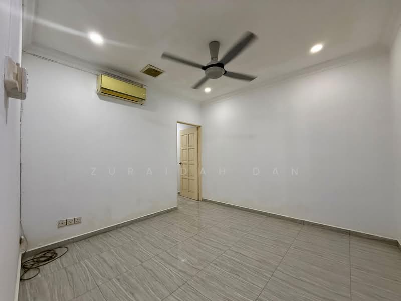 Rumah Teres 2-Tingkat untuk Dijual di Saujana Impian (Kajang) - Zuraidah Dan - Bedroom - PropertyGuru.com.my