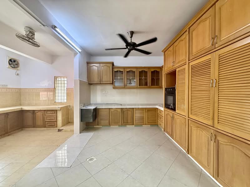 Rumah Teres 2-Tingkat untuk Dijual di Saujana Impian (Kajang) - Zuraidah Dan - Kitchen - PropertyGuru.com.my