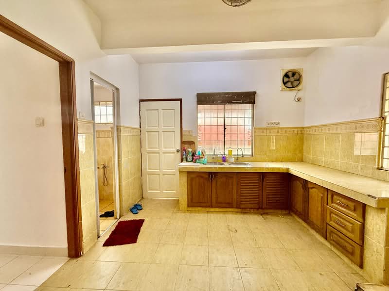 Rumah Teres 2-Tingkat untuk Dijual di Saujana Impian (Kajang) - Zuraidah Dan - Kitchen - PropertyGuru.com.my