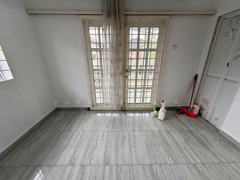 Rumah Teres 2-Tingkat untuk Dijual di Saujana Impian (Kajang) - Zuraidah Dan - Room - PropertyGuru.com.my