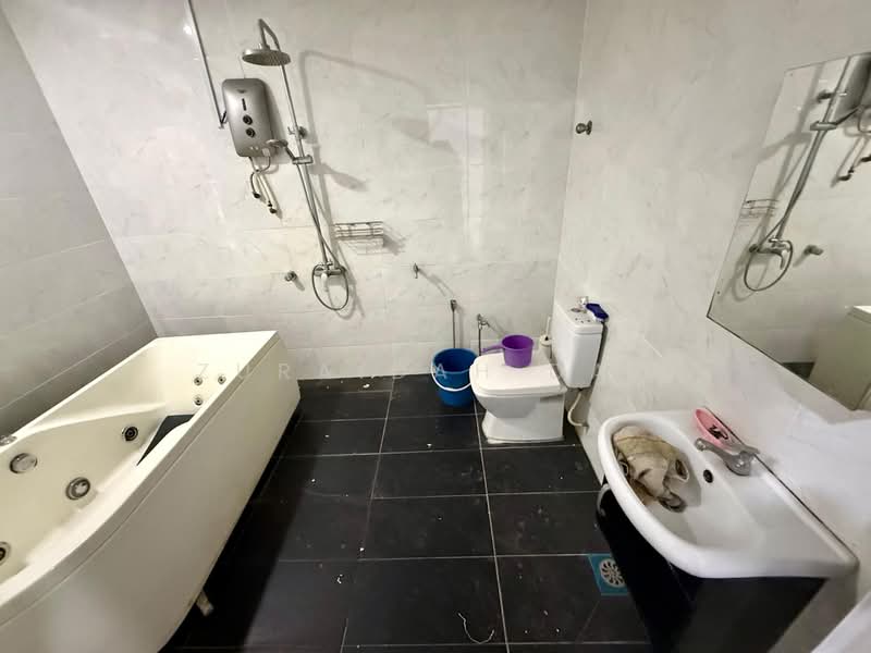 Rumah Teres 2-Tingkat untuk Dijual di Saujana Impian (Kajang) - Zuraidah Dan - Bathroom - PropertyGuru.com.my