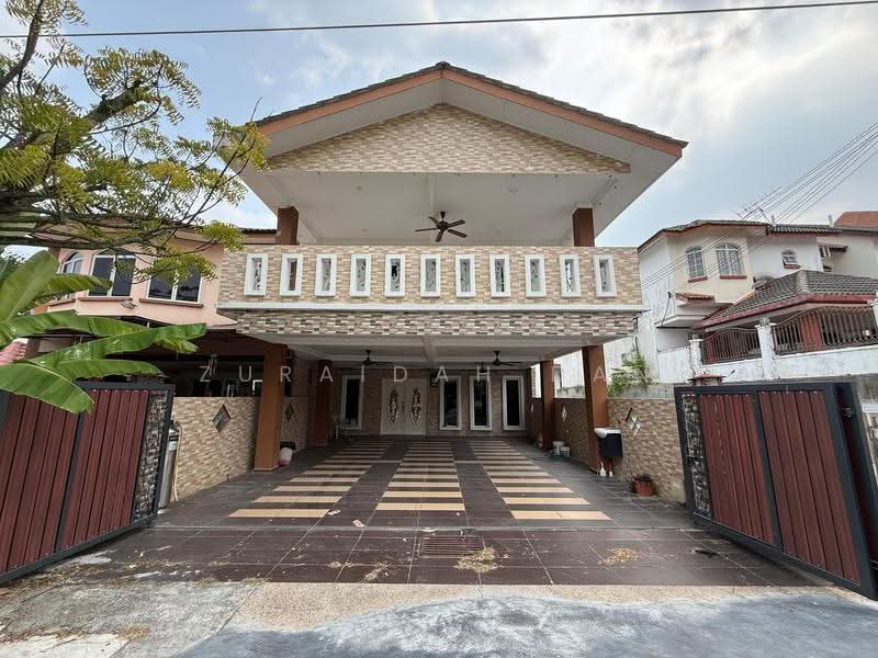 2-storey Terraced House for Sale in Saujana Impian (Kajang) - Zuraidah Dan - Exterior - PropertyGuru.com.my