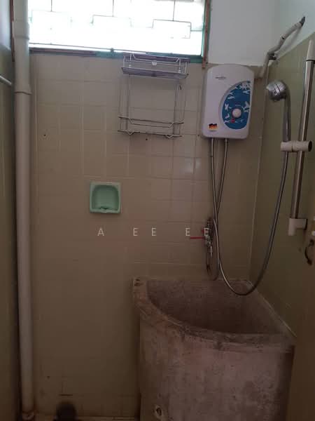 Rumah Teres 2-Tingkat untuk Disewa di Ayer Itam (Penang) - A Ee Ee - Bathroom - PropertyGuru.com.my