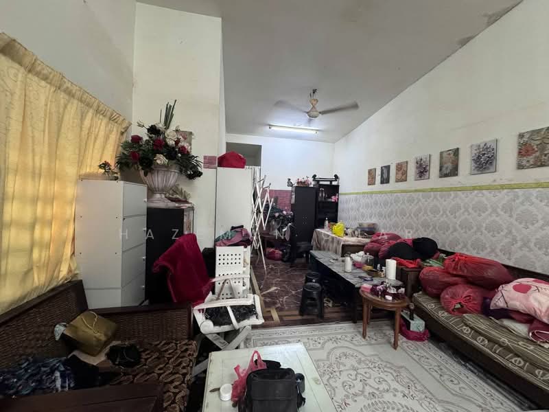 Rumah Berkembar untuk Dijual di Taman Selayang Mutiara (Selayang) - Hazeman Omar - Living Room - PropertyGuru.com.my