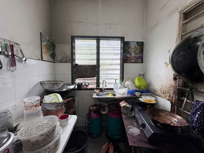 Rumah Berkembar untuk Dijual di Taman Selayang Mutiara (Selayang) - Hazeman Omar - Kitchen - PropertyGuru.com.my