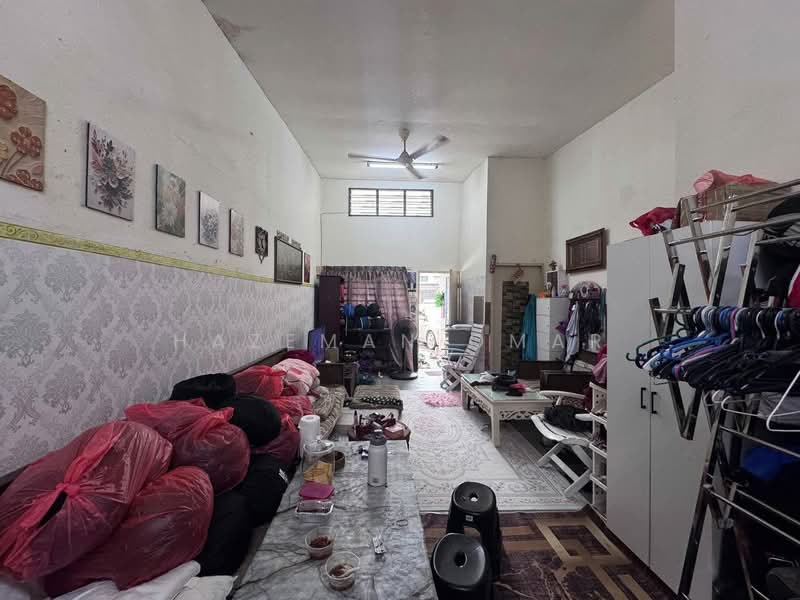 Rumah Berkembar untuk Dijual di Taman Selayang Mutiara (Selayang) - Hazeman Omar - Living Room - PropertyGuru.com.my
