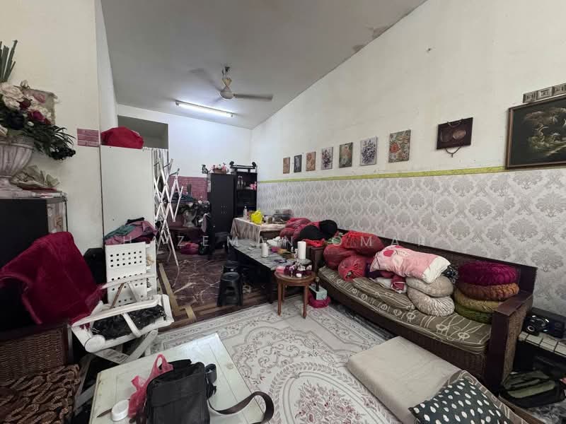 Rumah Berkembar untuk Dijual di Taman Selayang Mutiara (Selayang) - Hazeman Omar - Living Room - PropertyGuru.com.my