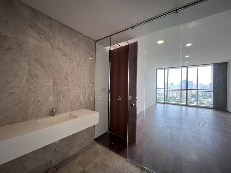 Condominium for Rent at The Fennel - Valerie Arnesto - Master Bathroom - PropertyGuru.com.my