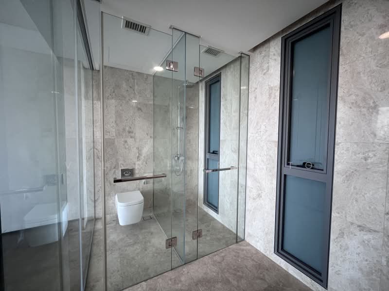 Condominium for Rent at The Fennel - Valerie Arnesto - Master Bathroom - PropertyGuru.com.my