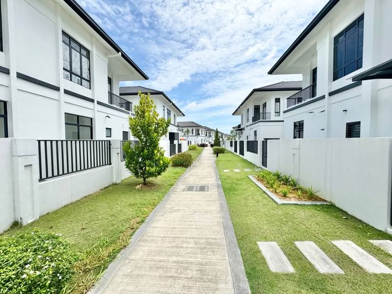 Rumah Berkembar untuk Dijual di Kuala Selangor (Selangor) - Alif Saad - Exterior - PropertyGuru.com.my