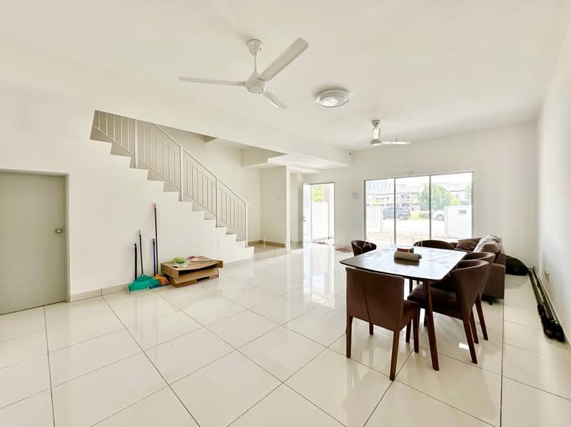 Terraced House for Sale in Gombak (Selangor) - Syahrim Naim - Living Room - PropertyGuru.com.my