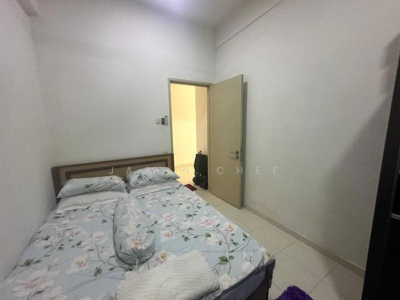 Kediaman Servis untuk Disewa di I Residence - Jason Chee - Bedroom - PropertyGuru.com.my