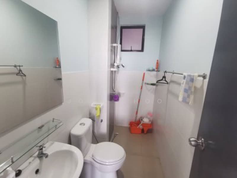 Pangsapuri untuk Disewa di Jentayu Residensi @ Tampoi - John Choo - Bathroom - PropertyGuru.com.my