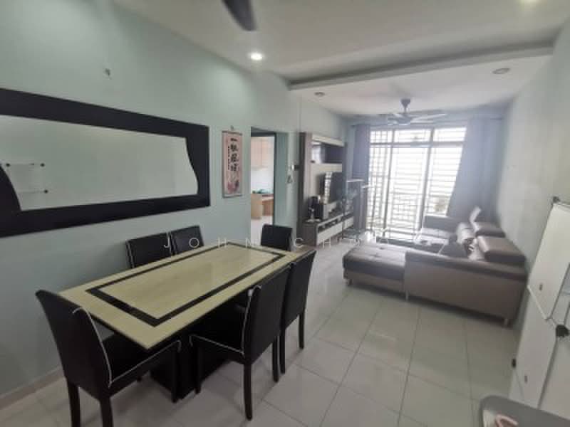 Pangsapuri untuk Disewa di Jentayu Residensi @ Tampoi - John Choo - Living Room - PropertyGuru.com.my