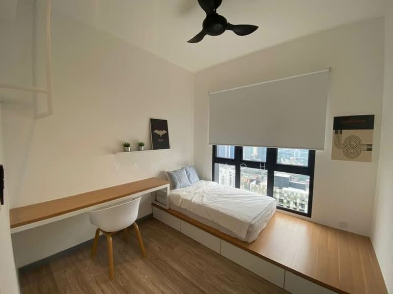 Kediaman Servis untuk Dijual di Southlink - Yanny Koh - Bedroom - PropertyGuru.com.my