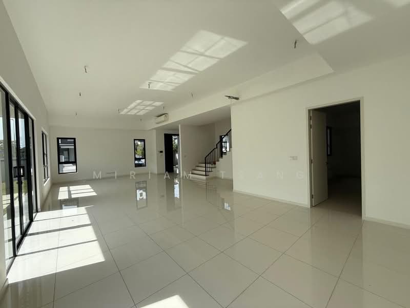 Rumah Berkembar untuk Dijual di Telok Panglima Garang (Selangor) - Miriam Tsang - Living Room - PropertyGuru.com.my
