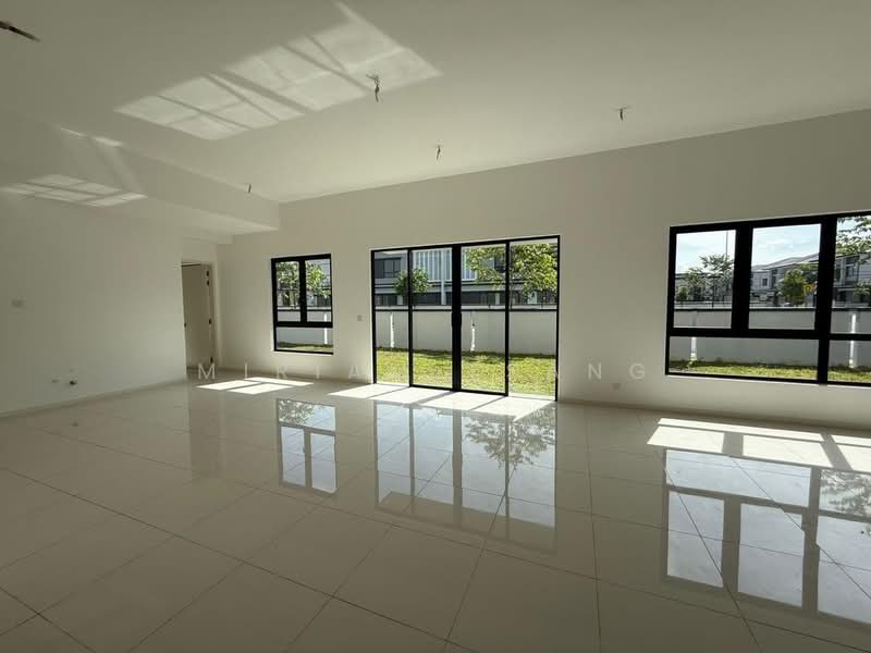 Rumah Berkembar untuk Dijual di Telok Panglima Garang (Selangor) - Miriam Tsang - Living Room - PropertyGuru.com.my
