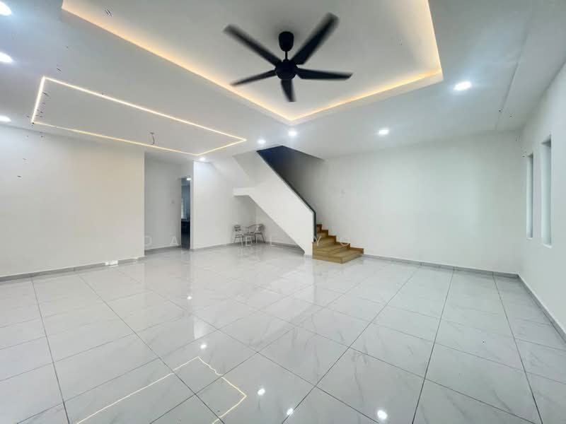 1-storey Terraced House for Sale in Taman Sri Skudai (Skudai) - Daniel Yong - Living Room - PropertyGuru.com.my