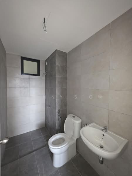 Kediaman Servis untuk Dijual di M Astra - Yanny Siow - Bathroom - PropertyGuru.com.my