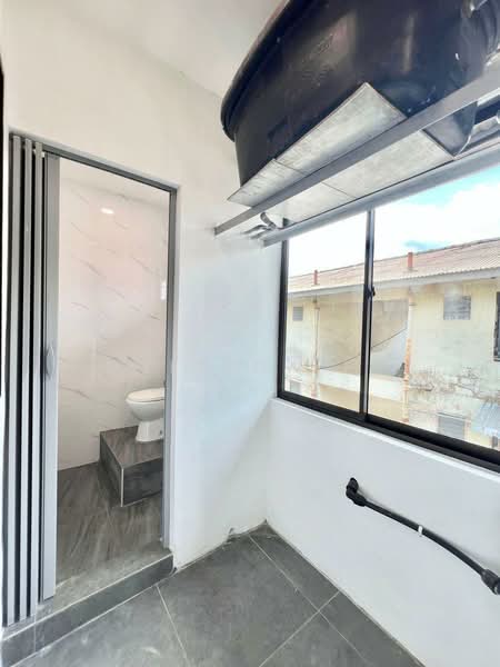 Rumah Flat untuk Dijual di Flat Taman Ungku Tun Aminah - Melinda Ee - Bathroom - PropertyGuru.com.my