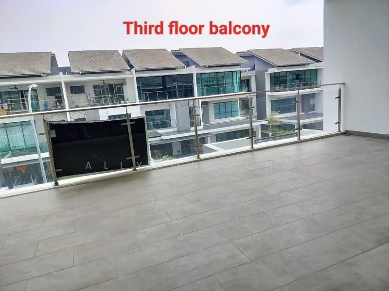 3-storey Terraced House for Rent in Puchong (Selangor) - Allyson Wong - Balcony - PropertyGuru.com.my