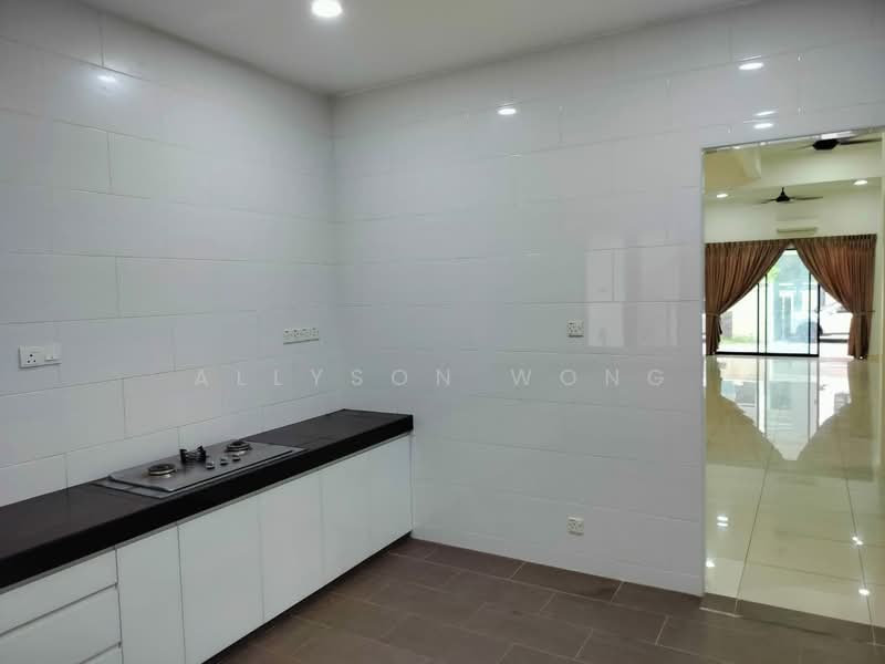 3-storey Terraced House for Rent in Puchong (Selangor) - Allyson Wong - Kitchen - PropertyGuru.com.my