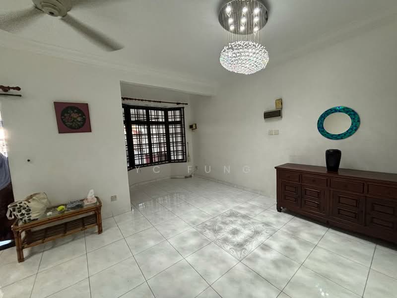 2-storey Terraced House for Rent in Taman Pelangi (Johor Bahru) - YC Fung - Living Room - PropertyGuru.com.my