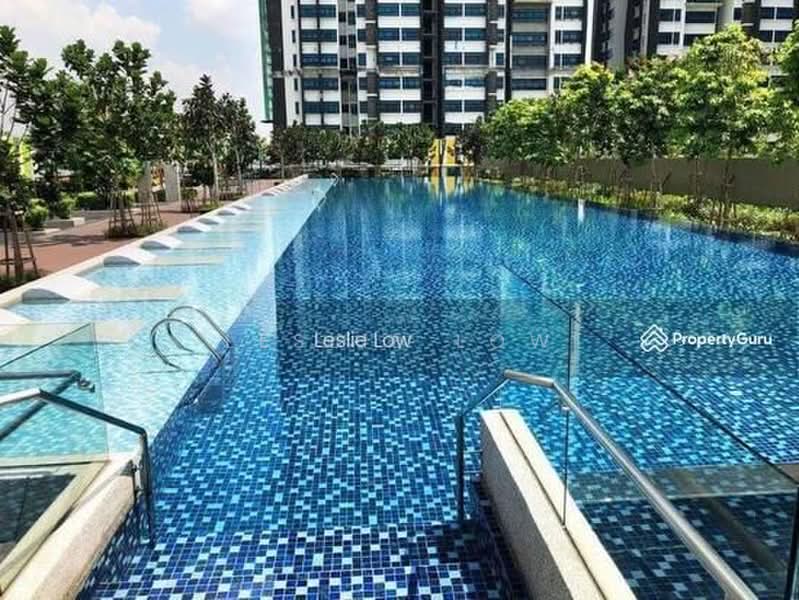 Kondominium untuk Dijual di Lakeville Residence - Leslie Low - Pool - PropertyGuru.com.my