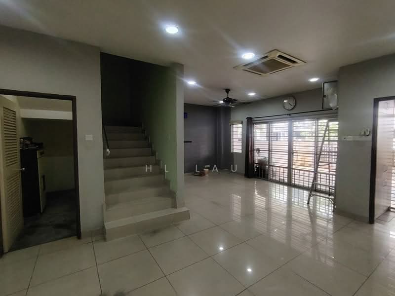 2.5-storey Terraced House for Rent in Taman Tasik Prima (Puchong) - HL Lau - Living Room - PropertyGuru.com.my