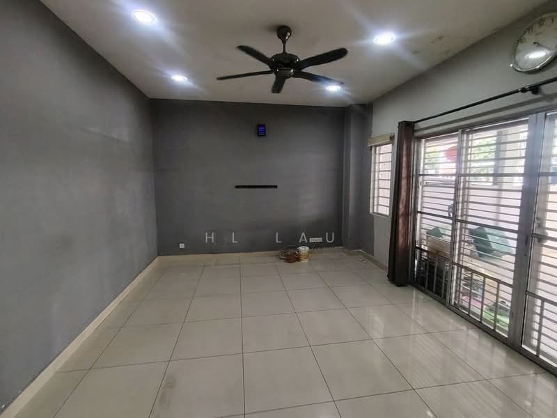 2.5-storey Terraced House for Rent in Taman Tasik Prima (Puchong) - HL Lau - Living Room - PropertyGuru.com.my