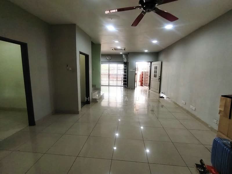 2.5-storey Terraced House for Rent in Taman Tasik Prima (Puchong) - HL Lau - Living Room - PropertyGuru.com.my