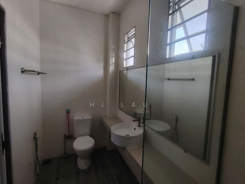 Rumah Teres 2.5-Tingkat untuk Dijual di Taman Tasik Prima (Puchong) - HL Lau - Bathroom - PropertyGuru.com.my