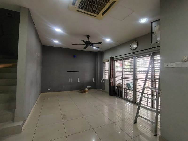 Rumah Teres 2.5-Tingkat untuk Dijual di Taman Tasik Prima (Puchong) - HL Lau - Living Room - PropertyGuru.com.my