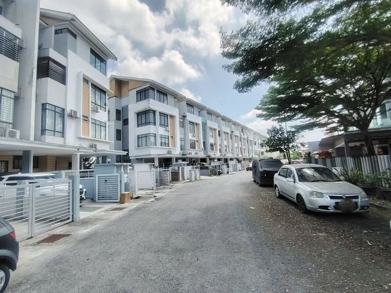 Rumah Teres 2.5-Tingkat untuk Dijual di Taman Tasik Prima (Puchong) - HL Lau - Exterior - PropertyGuru.com.my