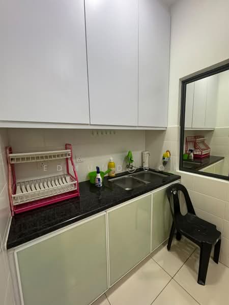 Kediaman Servis untuk Dijual di Zeva @ Equine South - Edmund Goh - Kitchen - PropertyGuru.com.my