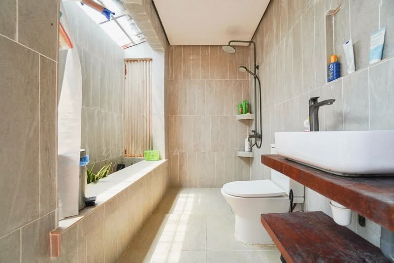 Tanah Pertanian untuk Dijual di Raub (Pahang) - Izzaza Izzati - Bathroom - PropertyGuru.com.my